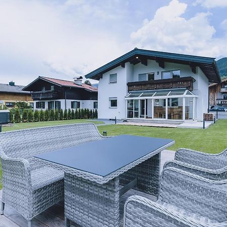 Spa Chalet By We Rent Zell am See Ngoại thất bức ảnh